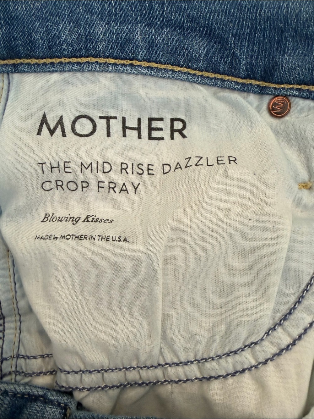 Mother The Mid Rise Dazzler Crop Fray in Blowing Kisses (29) - Picture 9 of 10